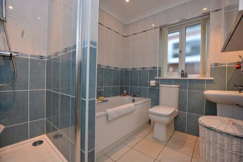 2 bedroom bungalow for sale, Victoria Lane, Horsforth, Leeds