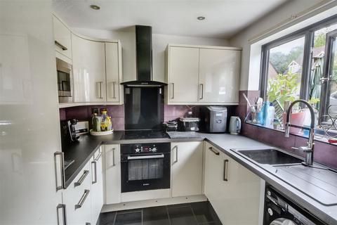 3 bedroom semi-detached house for sale, Pendle Crescent, Nottingham