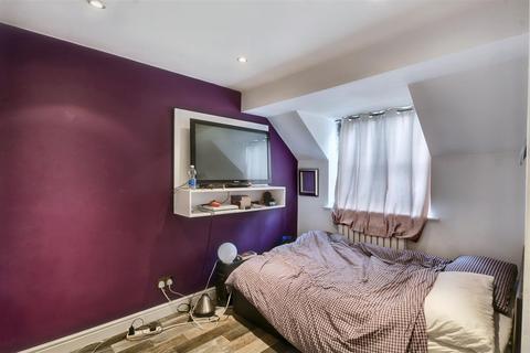 3 bedroom semi-detached house for sale, Pendle Crescent, Nottingham