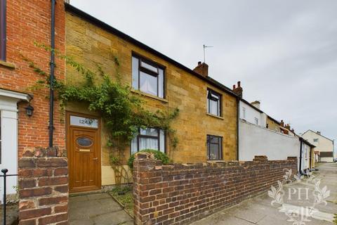 2 bedroom terraced house for sale, High Street West, Redcar