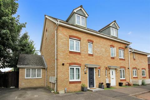 4 bedroom semi-detached house for sale, Regency Court, Rushden NN10