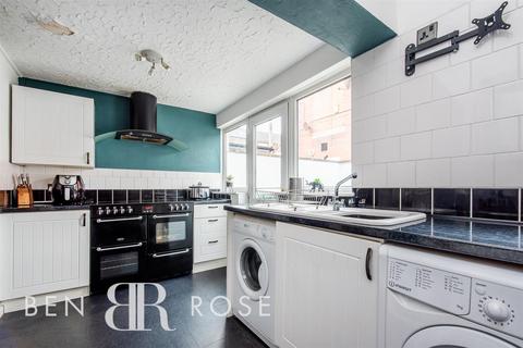 3 bedroom end of terrace house for sale, Station Road, Bamber Bridge, Preston