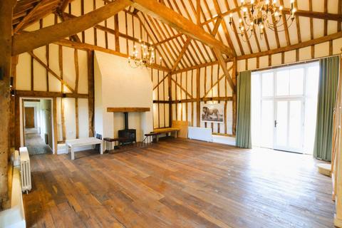 4 bedroom barn conversion to rent, Ickleford, nr Hitchin, Hertfordshire