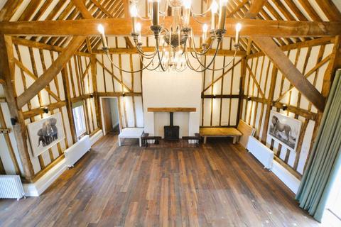 4 bedroom barn conversion to rent, Ickleford, nr Hitchin, Hertfordshire