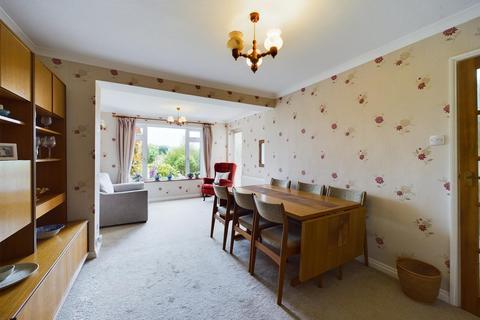 18 Arden Road, Furnace Green, Crawley, RH10 6HS