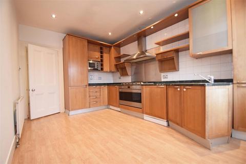 Flat 3, 19 The Barons, Twickenham, TW1 2AP