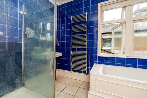 Flat 3, 19 The Barons, Twickenham, TW1 2AP
