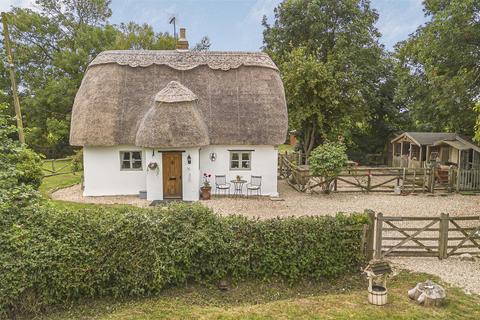 3 bedroom character property for sale, Piddington Road, Ludgershall, Aylesbury