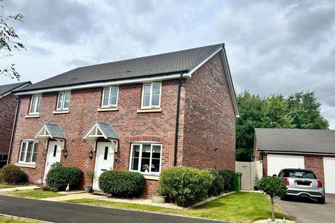 3 bedroom semi-detached house for sale, Swaledale Road, Hereford HR2