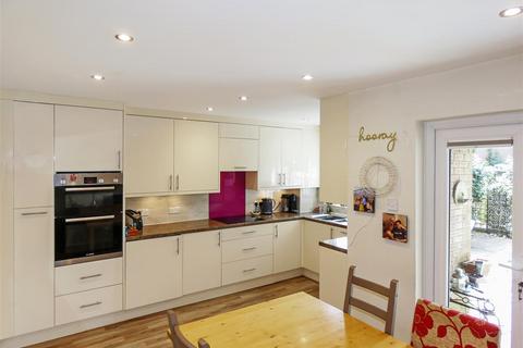 3 bedroom end of terrace house for sale, Penfolds Place, Arundel BN18