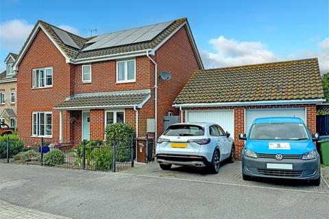 4 bedroom detached house for sale, Holmes Way, Littlehampton BN17