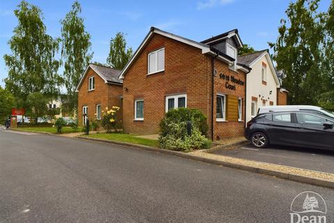 1 bedroom apartment for sale, Queens Meadow Court, Lydney GL15