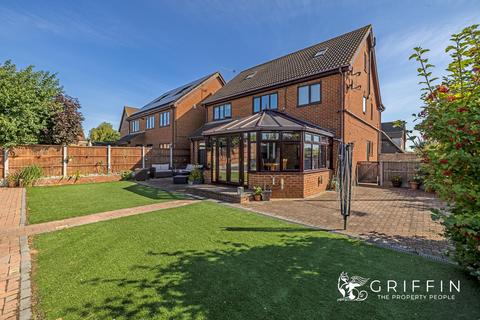 6 bedroom house for sale, Marie Close, Corringham, Stanford-Le-Hope