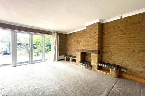 111 Knights Croft, New Ash Green, Longfield, DA3 8HY