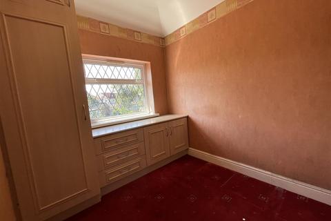 3 bedroom semi-detached house to rent, Gresham Road, Hounslow TW3