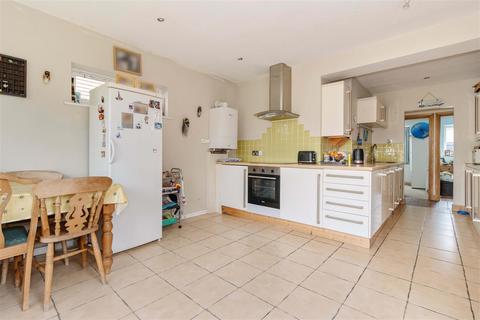 2 bedroom detached bungalow for sale, Courtlands Close, Worthing, BN12 4BT