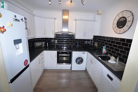 2 bedroom flat for sale, Canvey Island SS8