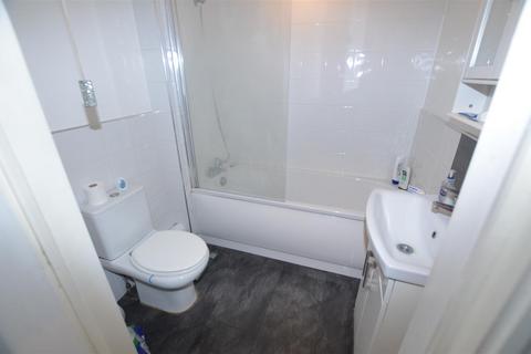 2 bedroom flat for sale, Canvey Island SS8