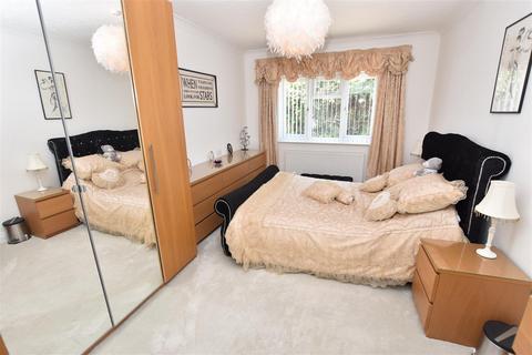 3 bedroom detached bungalow for sale, Grasmere Road, Canvey Island SS8