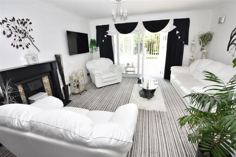 3 bedroom detached bungalow for sale, Canvey Island SS8