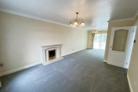 4 bedroom detached house to rent, The Firs, Whinfield, Darlington