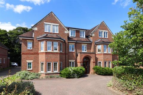 2 bedroom apartment for sale, Aldershot Road, Church Crookham GU52