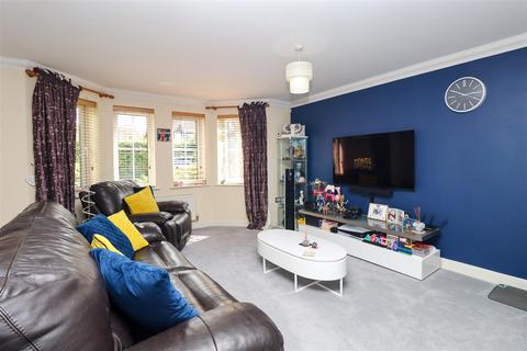 2 bedroom apartment for sale, Aldershot Road, Church Crookham GU52