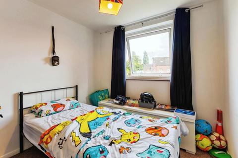 52 Bankside Close, Coventry, CV3 4GD