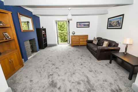 105 Bury Road, Edenfield, Bury, BL0 0EN