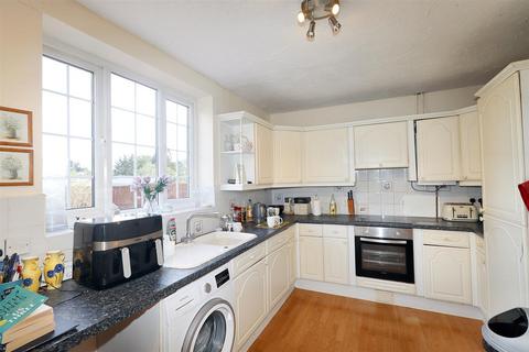 4 bedroom end of terrace house for sale, Grantham Green, Borehamwood