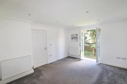 2 bedroom flat for sale, Chaucer Grove, Borehamwood