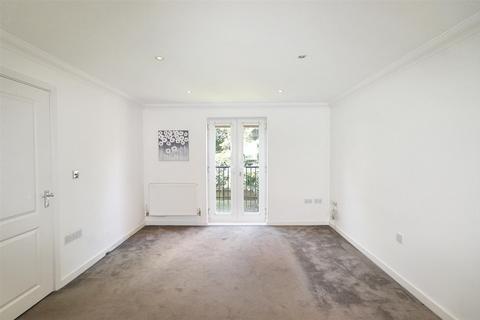 2 bedroom flat for sale, Chaucer Grove, Borehamwood