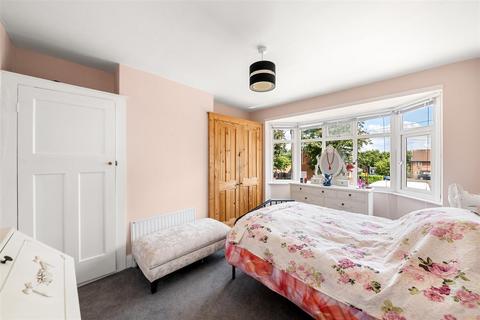 79 Hall Road, Isleworth, TW7 7PB