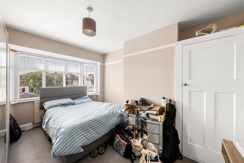 79 Hall Road, Isleworth, TW7 7PB