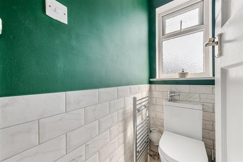 79 Hall Road, Isleworth, TW7 7PB