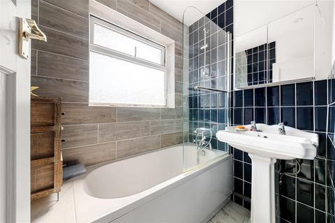 79 Hall Road, Isleworth, TW7 7PB