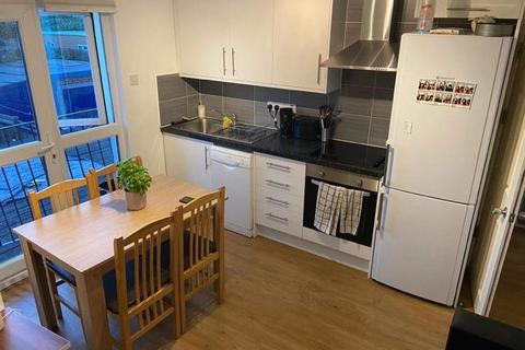 4 bedroom maisonette to rent, Carlisle Avenue, East Acton, W3 7NG