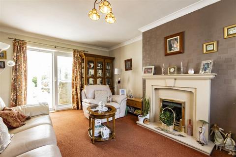 13 Poolsbrook Road, Duckmanton, Chesterfield, S44 5EL