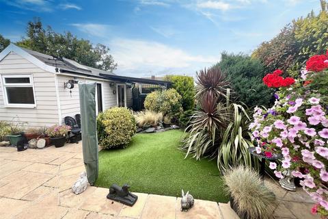 5 Bramble Tye, Harwich, CO12 5DQ