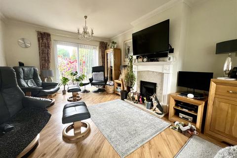 5 Bramble Tye, Harwich, CO12 5DQ