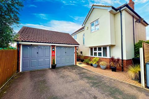 5 Bramble Tye, Harwich, CO12 5DQ