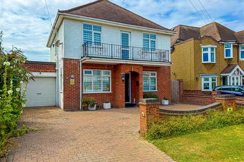 4 bedroom detached house for sale, Boley Drive, Clacton-On-Sea CO15