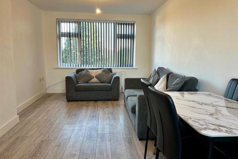 2 bedroom house for sale, Snowden Approach, Bramley, Leeds