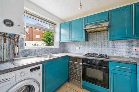 2 bedroom house for sale, Myrna Close, Colliers Wood SW19