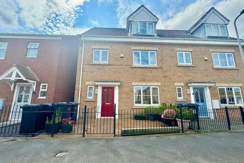 4 bedroom end of terrace house for sale, Rousham Gardens, Middlesbrough