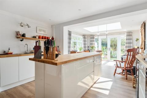 62 Queens Road, Devizes, SN10 5HR