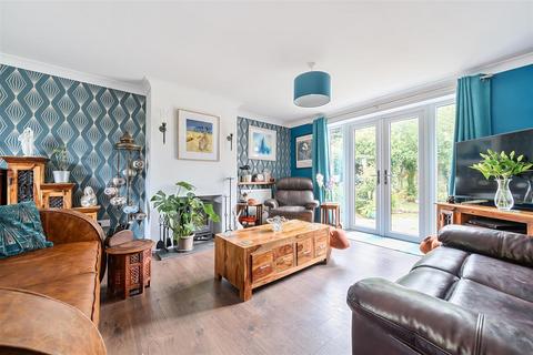 62 Queens Road, Devizes, SN10 5HR