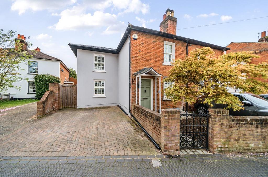 Stoke Fields, Guildford 3 bed semidetached house for sale £699,950