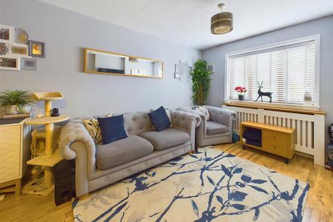 52 Foxglove Close, Abbeymead, Gloucester, GL4 4DX