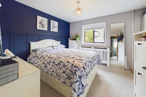 52 Foxglove Close, Abbeymead, Gloucester, GL4 4DX